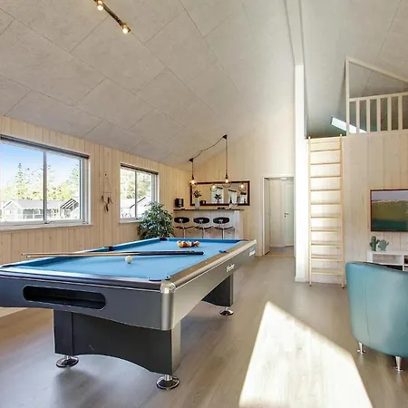 Seven-bedroom In Frederiksvark