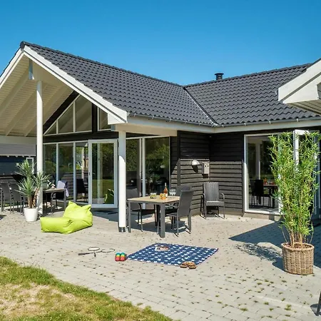 Dom wakacyjny Seven-bedroom In Frederiksvark