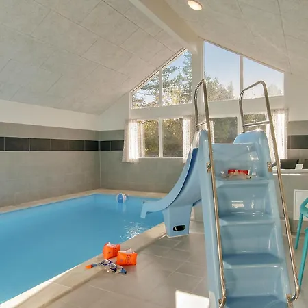 Seven-bedroom In Frederiksvark *