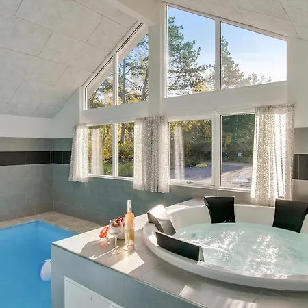 Seven-bedroom In Frederiksvark Dom wakacyjny